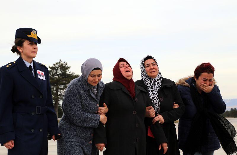 Konya'da şehit olan pilotlara veda