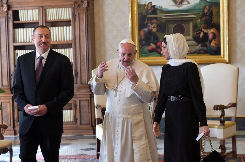 Aliyev Papa ile görüştü