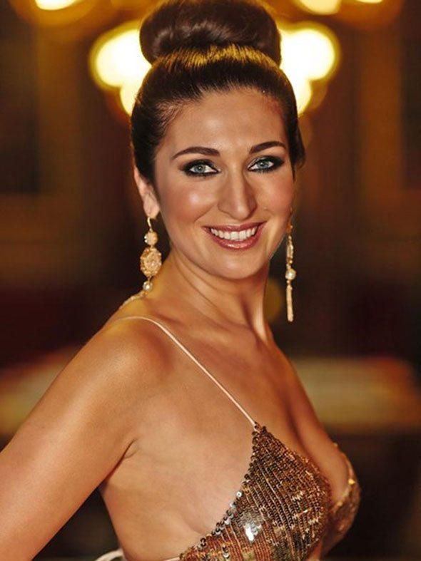 Belçikalı Kürt vekil Zuhal Demir cesur pozlarını açıkladı