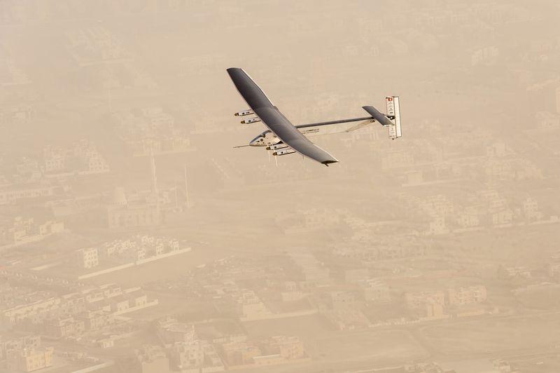 Solar Impulse 2 Dünya turuna başladı