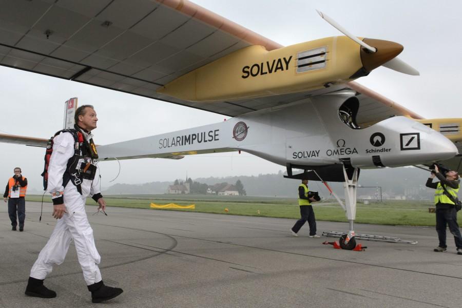 Solar Impulse Dünya turuna başladı