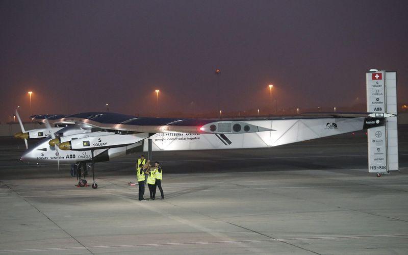 Solar Impulse 2 Dünya turuna başladı