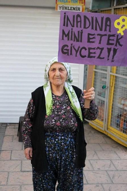 FOTOĞRAF: İnadına mini etek diyen teyze