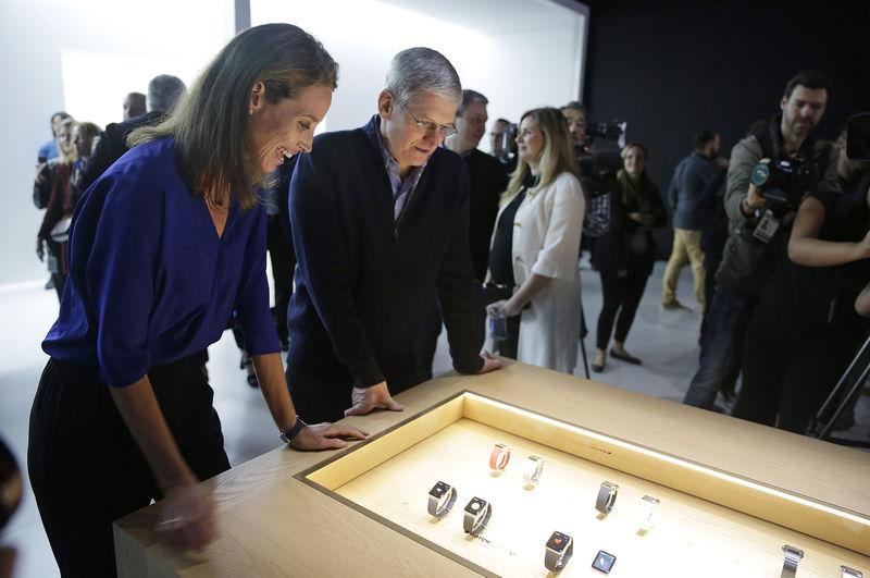 Apple'ın akıllı saati Apple Watch tanıtıldı