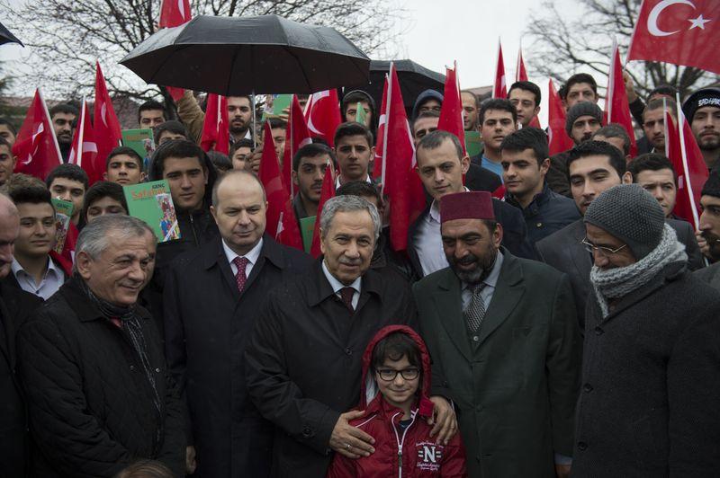 Bülent Arınç Taceddin Dergahı'nda Mehmet Akif'i andı
