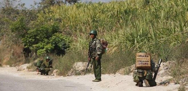 Myanmar savaş uçakları yanlışlıkla köylüleri bombaladı