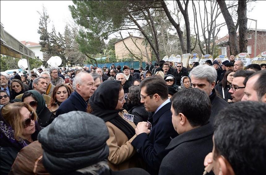 Erol Büyükburç'un cenazesinde helal etmiyoruz gerginliği