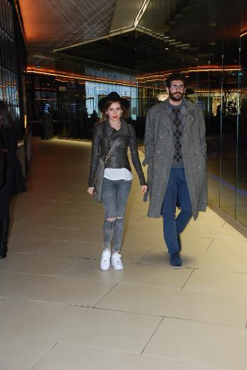 Sinem Kobal artık kardeşiyle takılıyor