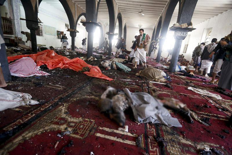 Yemen'de Husi camilerine intihar saldırısı: 120 ölü