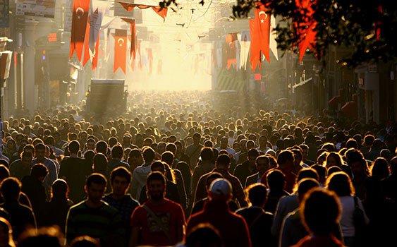 Türkiye en mutsuz üçüncü ülke oldu