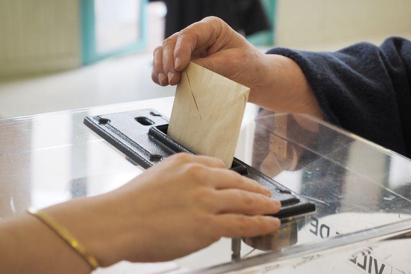 Fransa'da seçim yarışı başladı