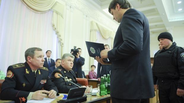 Ukrayna'da bakan ve yardımcısı canlı yayında tutuklandı