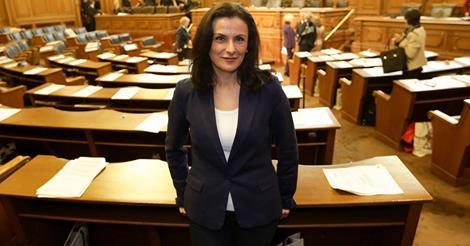 Almanya'da Türk vekil Nebahat Güçlü'ye tehdit