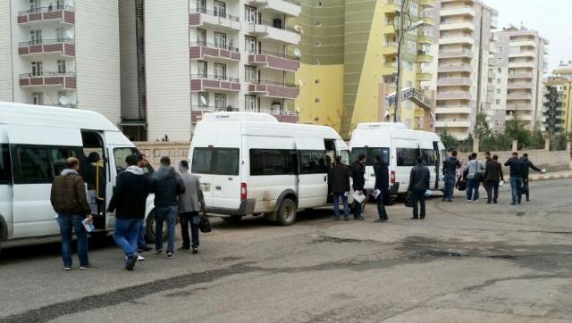 Diyarbakır'da sıfır binalara kaçak elektrik hattı döşendi
