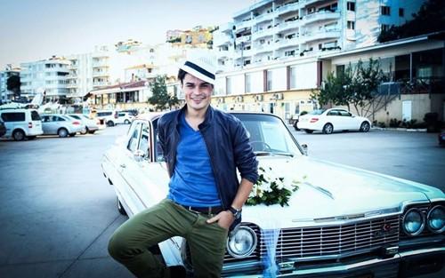 Genç kızların hayran kaldığı Din Kültürü öğretmeni