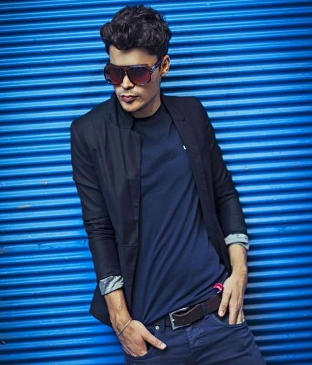 Genç kızların hayran kaldığı Din Kültürü öğretmeni