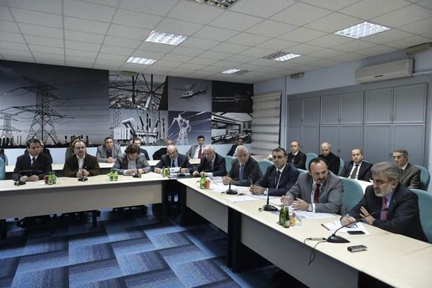 Elektrikler kesilince Bakan Yıldız herkesi topladı