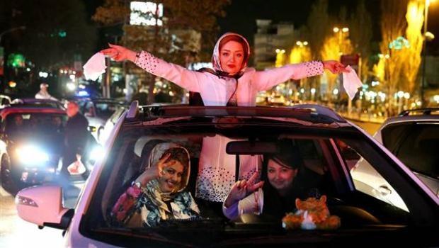 Nükleer müzakerelerde anlaşma sonrası Tahran'da sevinç