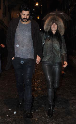 Fahriye Evcen - Burak Özçivit sırılsıklam oldu