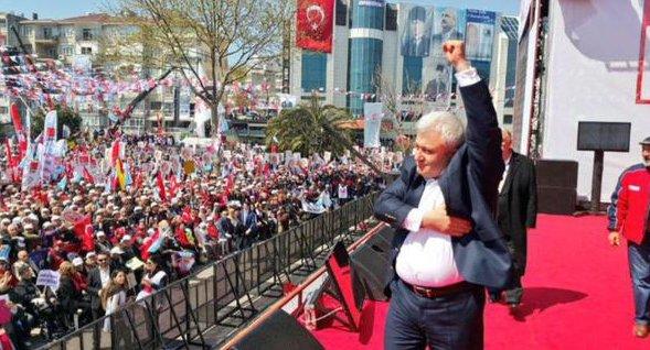 Tuncay Özkan AK Parti mitingi fotoğrafıyla meydan okudu