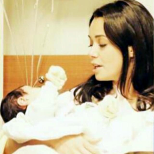 Özgü Namal anne oldu