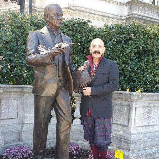 Cemil İpekçi'den Amerika'da Atatürk'lü fotoğraf