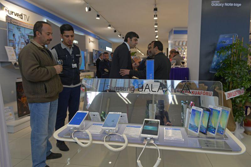 Samsung Van'da mağaza açtı
