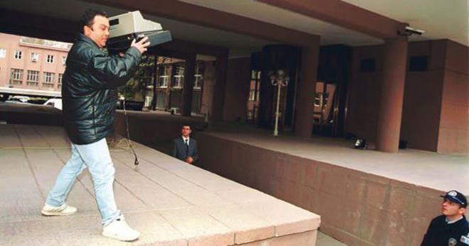 Ecevit'e yazar kasa fırlatan adamın hayatı belgesel oldu