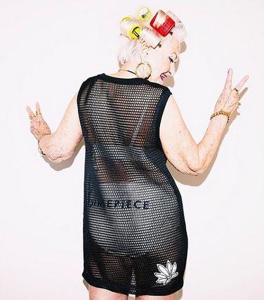 80 yaşındaki babaanne fenomen oldu