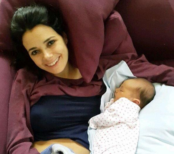 Özgü Namal oğlu Nefes'le fotoğraf paylaştı