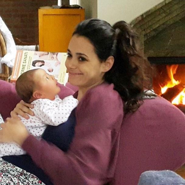 Özgü Namal oğlu Nefes'le fotoğraf paylaştı