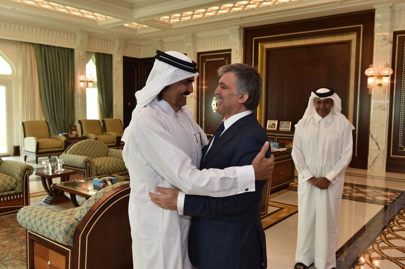 Abdullah Gül Katar Emiri Es-Sani ile bir araya geldi