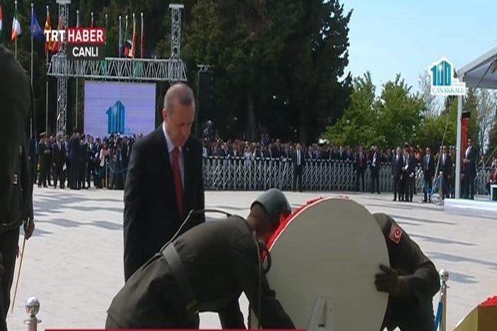 Çanakkale'de şehitler için anma töreni