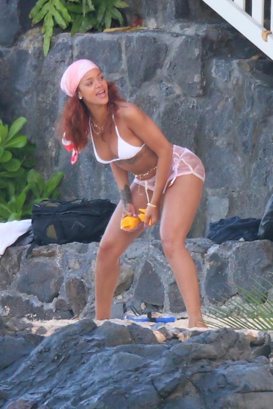 Rihanna tatilde