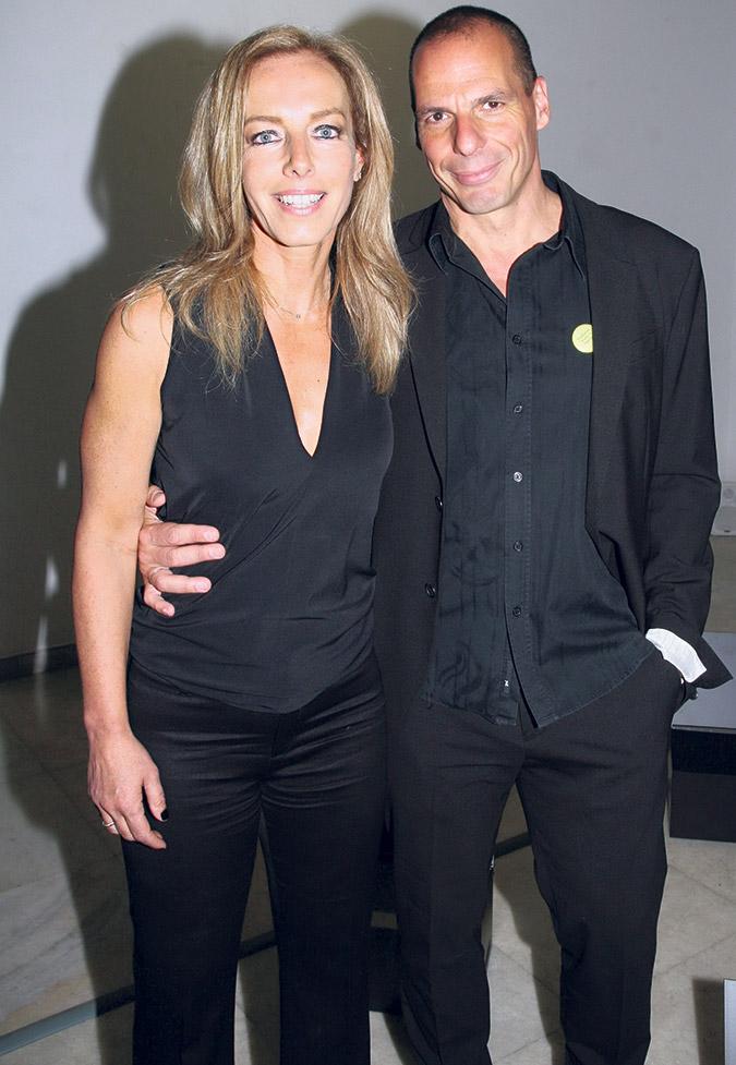 Yunan Bakan Varufakis'e Atina'da saldırı