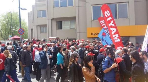 Taksim'de 1 Mayıs 1977'de öldürülenleri anma yürüyüşü