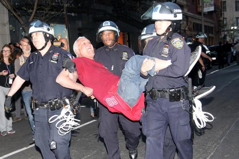 Baltimore protestoları New York'a sıçradı