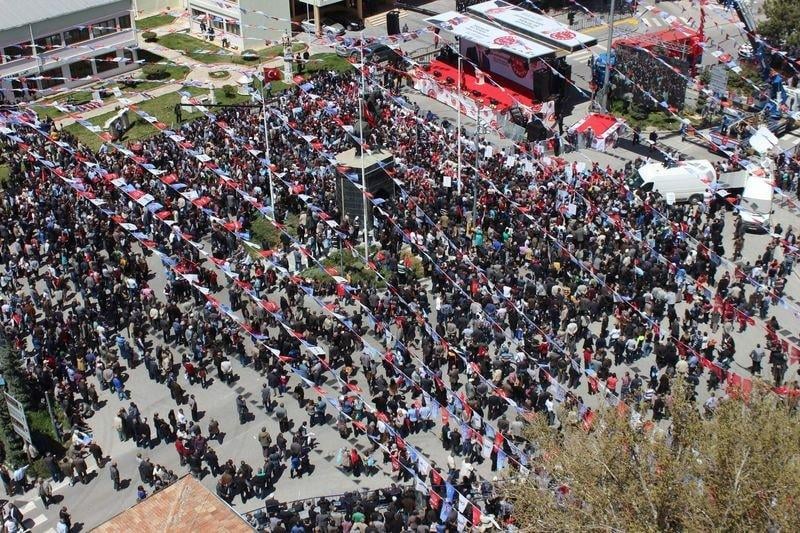 AK Parti ve CHP'nin Niğde mitingi karşılaştırması