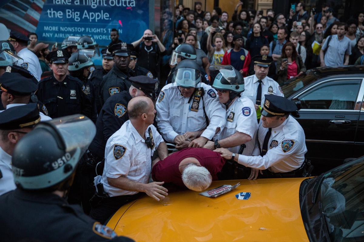 Baltimore protestoları New York'a sıçradı