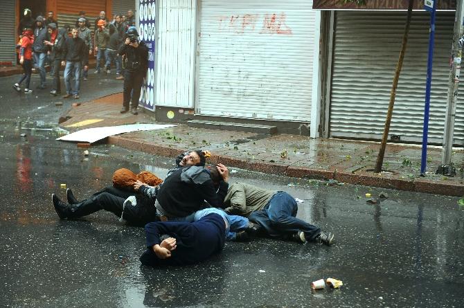 1 Mayıs kutlamalarında eylemcilerden algı operasyonu