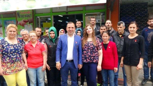 Düğününde toplanan çeyrek altınları işçilerine dağıttı