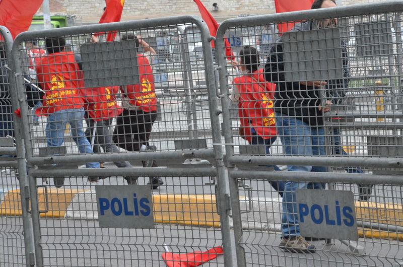 Taksim'de Komünist Parti'den korsan gösteri