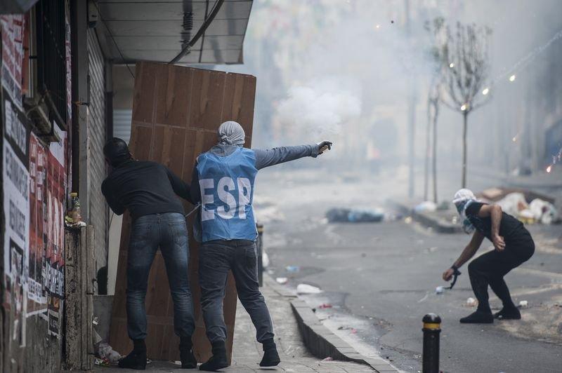 Okmeydanı'nda molotoflu 1 Mayıs eylemi