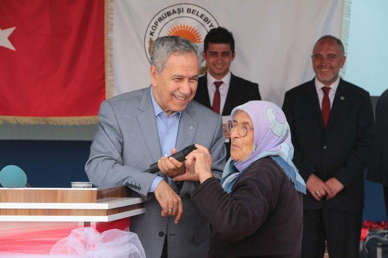 Bülent Arınç'tan AK Parti'ye Galatasaray benzetmesi