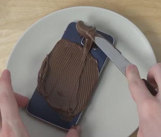 Samsung Galaxy S6'yı çikolatayla kapladılar