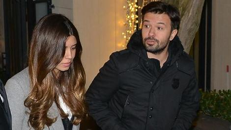 Yalın kendisini aldatan sevgilisini terk etti