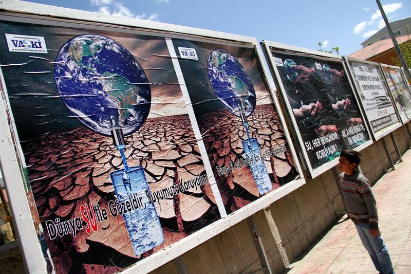 Kanlı musluk billboard reklamları mahkeme kararıyla kaldırıldı