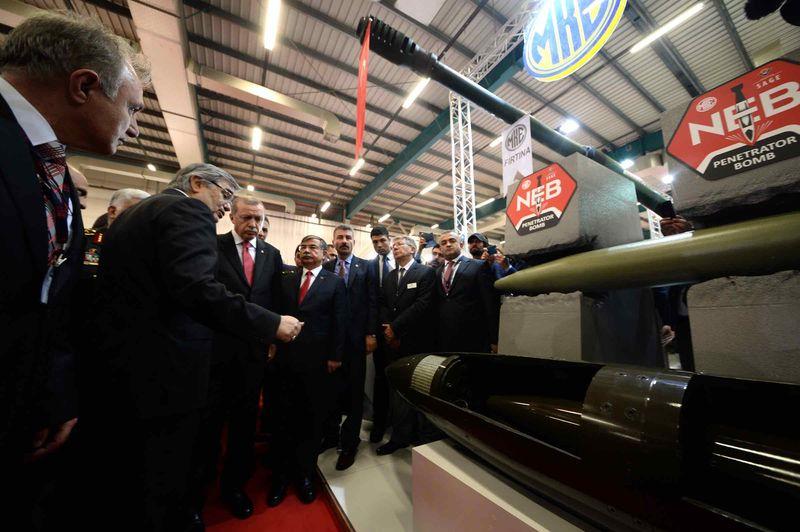 Erdoğan IDEF Uluslararası Savunma Sanayii Fuarı'nı gezdi