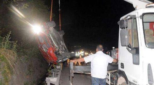 Ailesi ile tartışan genç lüks otomobilini uçurumdan attı