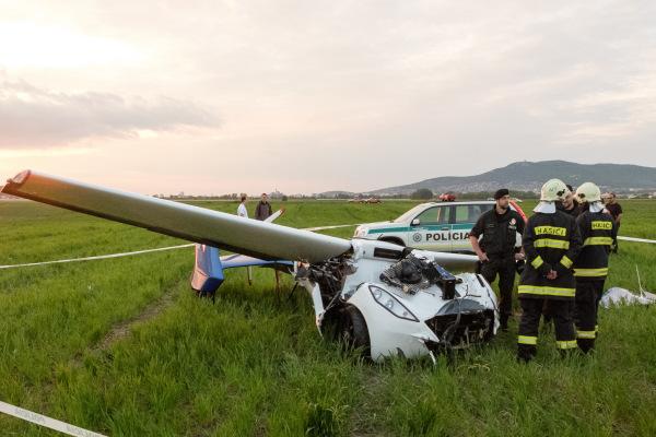 Uçan araba yere çakıldı